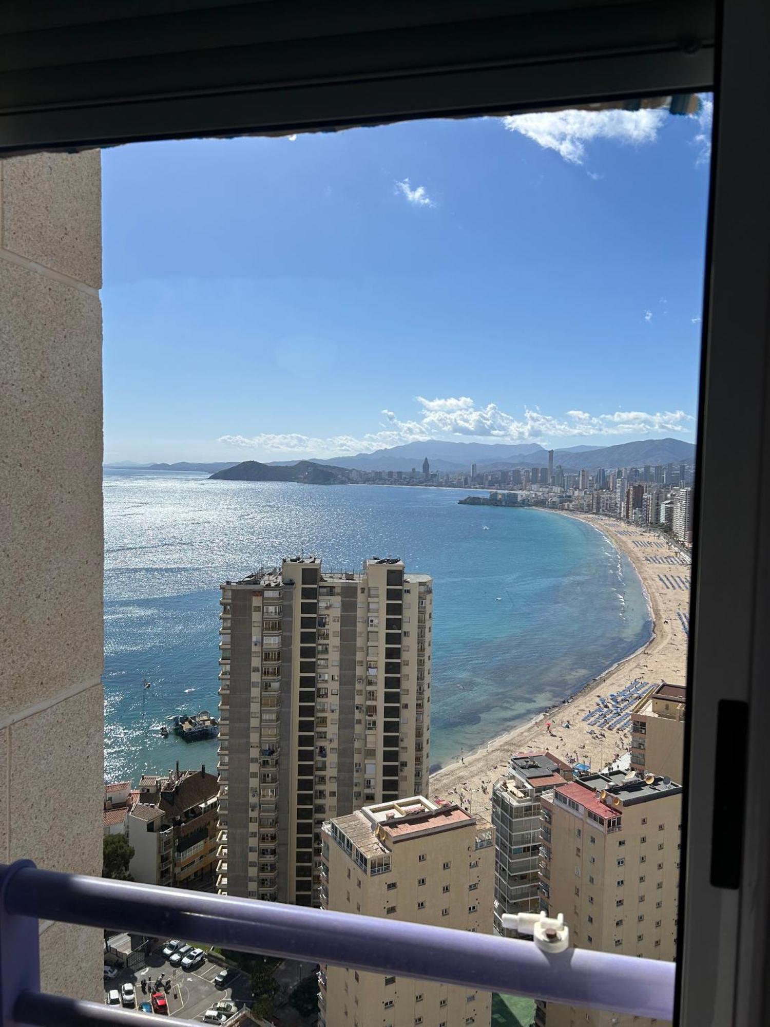 Apartamento Con Preciosas Vistas Y Piscina Бенидорм Экстерьер фото